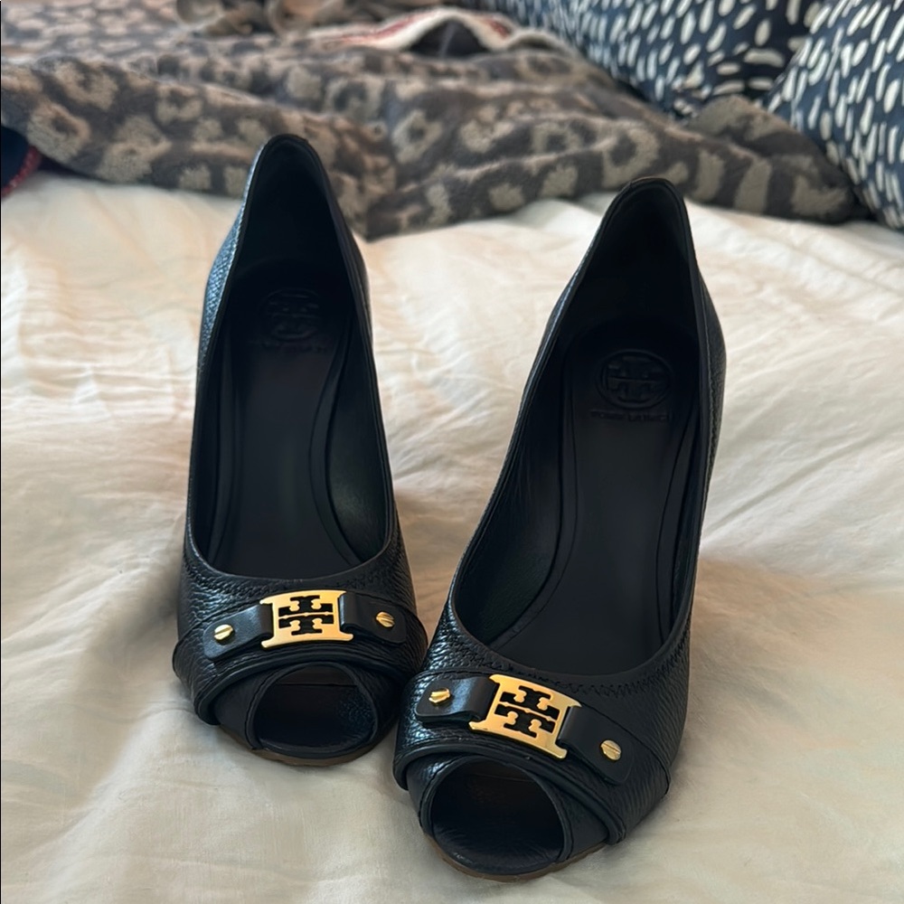 Tory Burch Carnell Navy Wedges